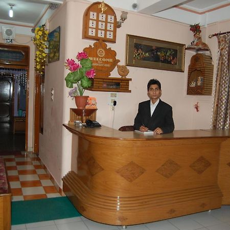 Kandāghāt Hotel Ashish Inn מראה חיצוני תמונה