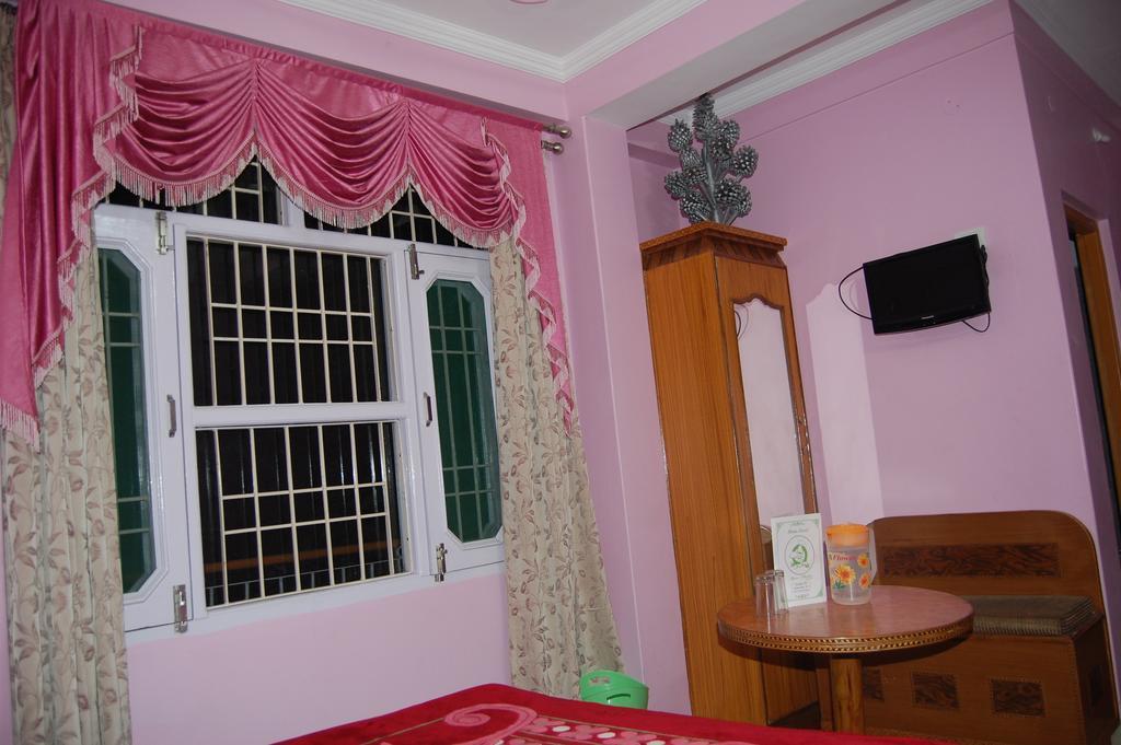 Kandāghāt Hotel Ashish Inn חדר תמונה