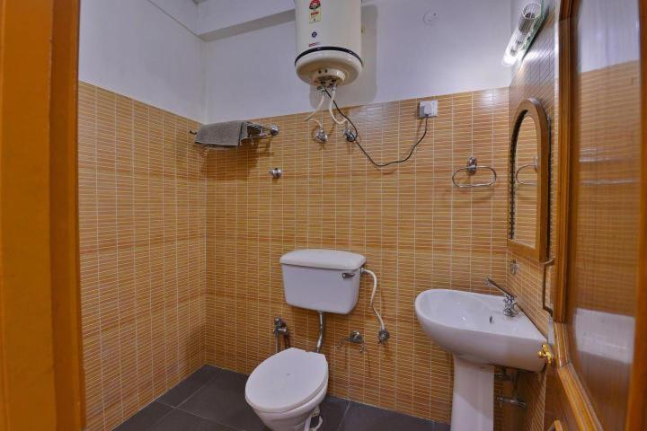 Kandāghāt Hotel Ashish Inn מראה חיצוני תמונה