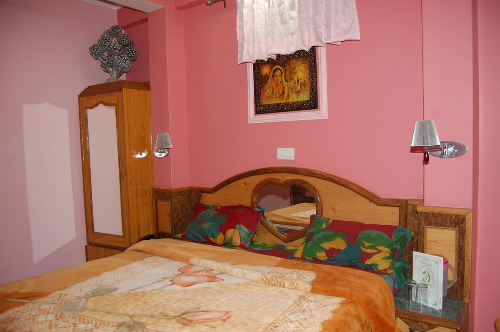 Kandāghāt Hotel Ashish Inn חדר תמונה