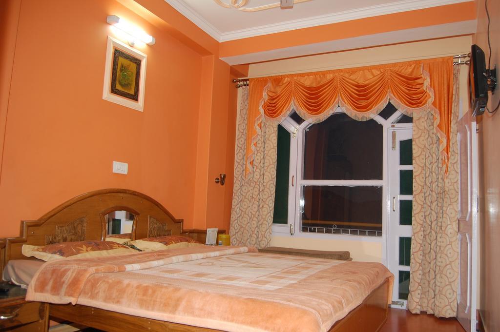 Kandāghāt Hotel Ashish Inn חדר תמונה